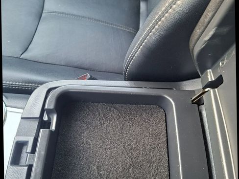 Used 2019 Nissan Pathfinder SL FWD image 18