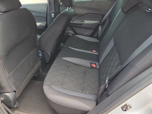 Used 2018 Nissan Kicks SV FWD image 18