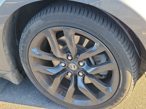 Used 2016 Nissan 370Z Coupe image 4