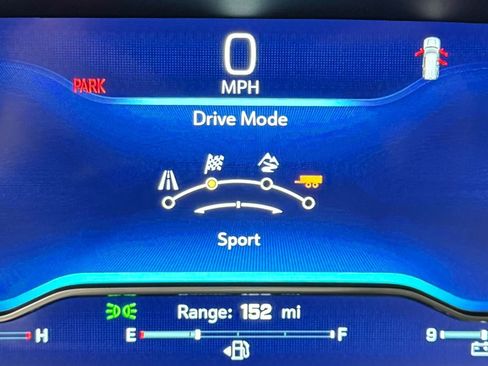 Used 2024 Chevrolet Suburban RST w/ Luxury Package image 24