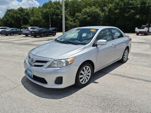 Used 2012 Toyota Corolla LE FWD image 1