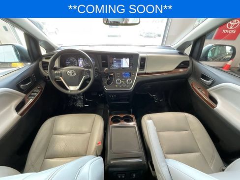 Used 2018 Toyota Sienna Limited Premium AWD/4WD image 7