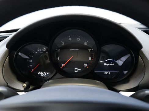 Used 2016 Porsche Cayman RWD image 32