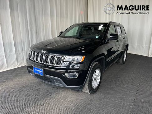 Used 2020 Jeep Grand Cherokee Laredo AWD/4WD image 29