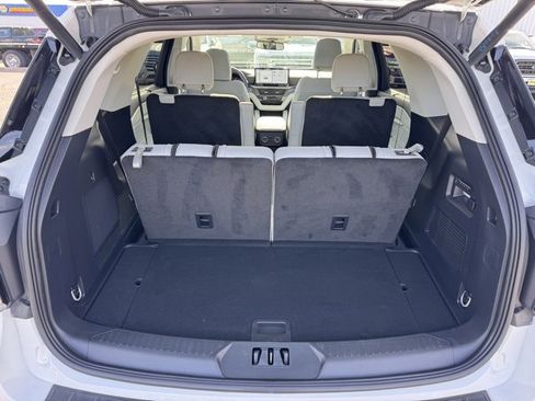 Used 2025 Ford Explorer Platinum w/ Ultimate Package image 32
