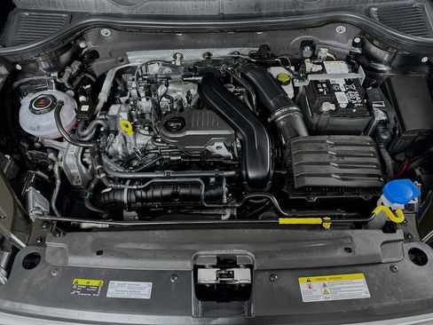 Used 2024 Volkswagen Taos SEL image 30