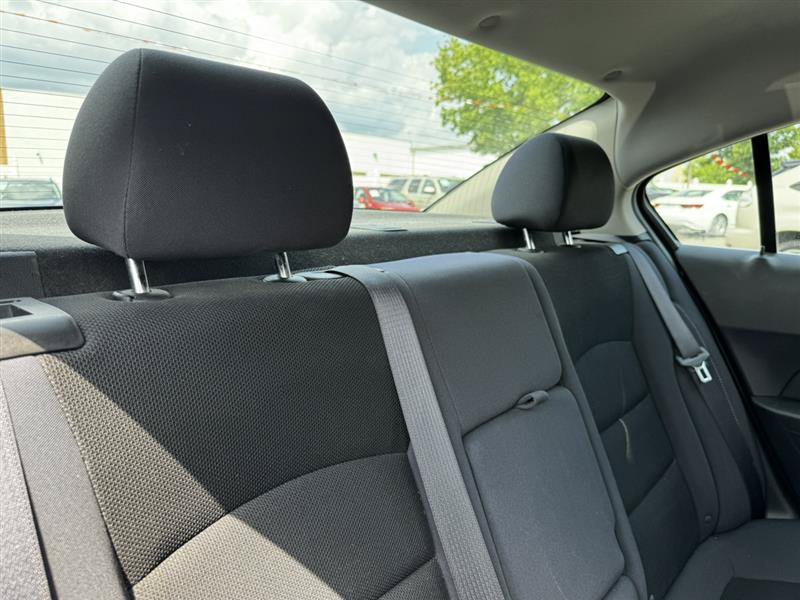 Used 2015 Chevrolet Cruze LT FWD image 12