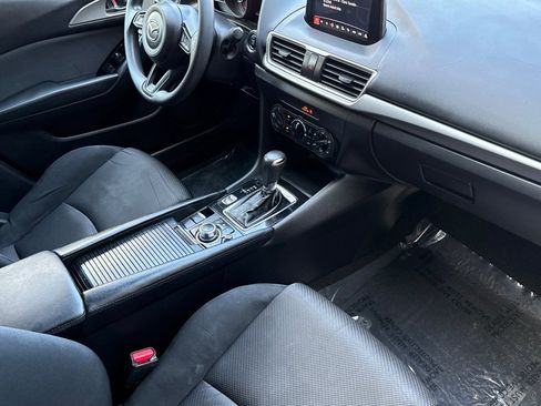 Used 2018 MAZDA MAZDA3 Sport image 16