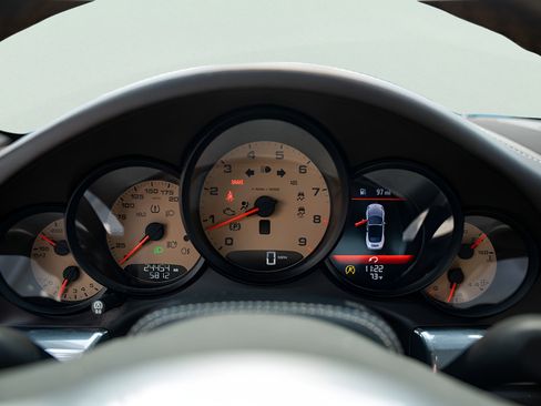 Used 2014 Porsche 911 Carrera S image 31