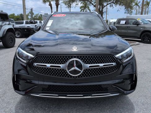 Used 2025 Mercedes-Benz GLC 300 4MATIC image 3