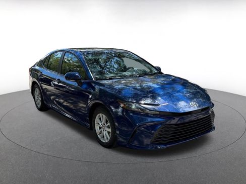 Used 2025 Toyota Camry LE FWD image 2