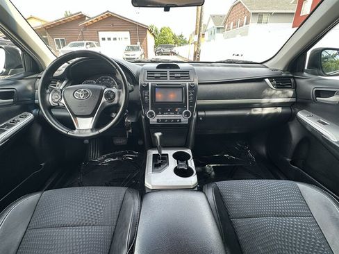 Used 2012 Toyota Camry SE FWD image 4
