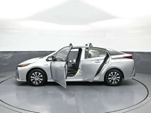 Used 2022 Toyota Prius Prime LE FWD image 43
