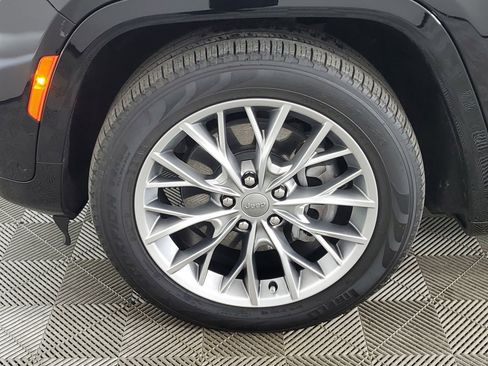 Used 2022 Jeep Grand Cherokee Summit w/ Advanced Protech Group IV image 17