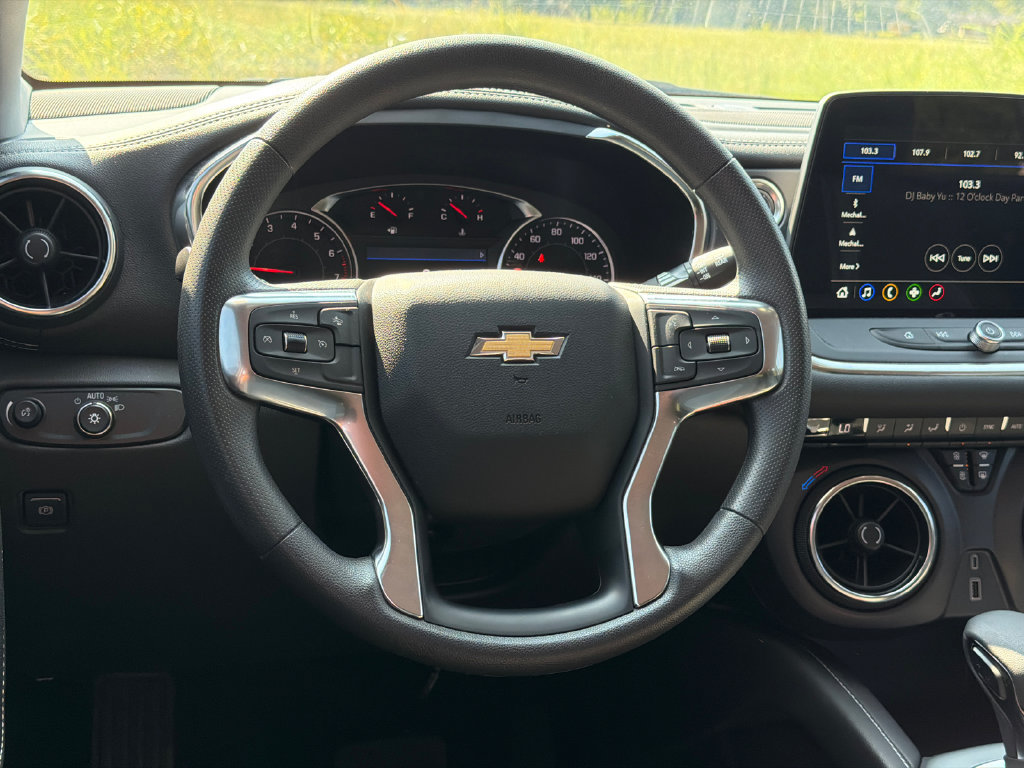 Used 2025 Chevrolet Blazer LT w/ Driver Confidence Package FWD image 19