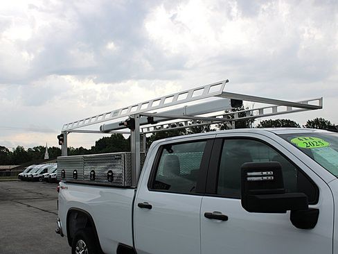 Used 2025 Chevrolet Silverado 2500 W/T w/ WT/CX Safety Package AWD/4WD image 12