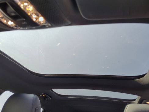 Used 2021 Mercedes-Benz GLB 250 4MATIC image 26