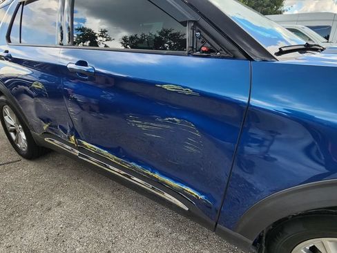 Used 2020 Ford Explorer XLT w/ Equipment Group 202A RWD image 4