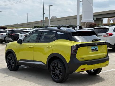 Used 2026 Nissan Kicks SR FWD image 8