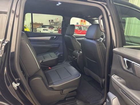 Used 2025 Buick Enclave Preferred image 13