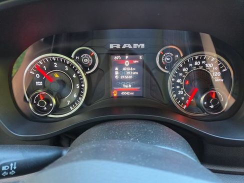 Used 2019 RAM 1500 Big Horn RWD image 20