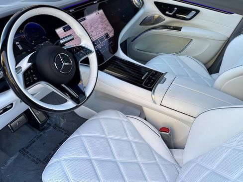 New 2025 Mercedes-Benz Maybach EQS 680 4MATIC image 4