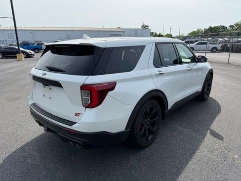 Used 2022 Ford Explorer ST w/ Equipment Group 401A image 4