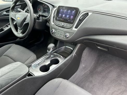 Used 2022 Chevrolet Malibu LT image 10
