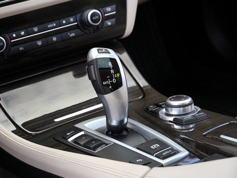 Used 2012 BMW 528i Sedan RWD image 9