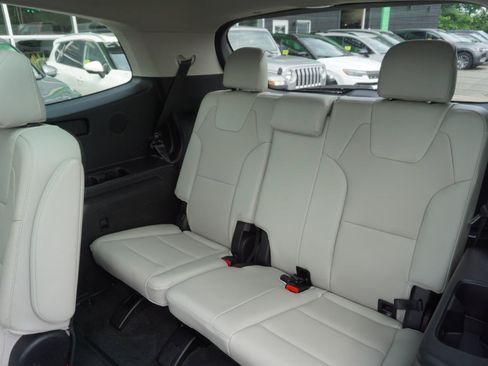 Used 2022 Kia Telluride SX w/ Towing Package AWD/4WD image 14