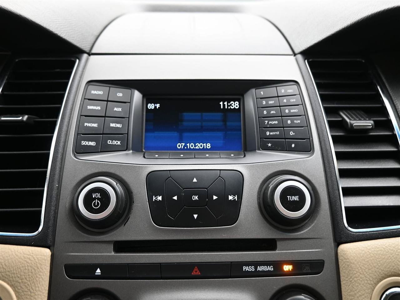 Used 2019 Ford Taurus SE FWD image 15