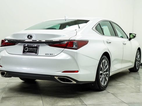 Used 2022 Lexus ES 350 w/ Accessory Package FWD image 12