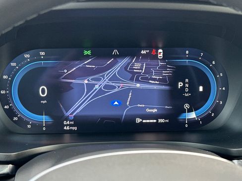 Used 2025 Volvo V60 B5 Cross Country Plus image 28