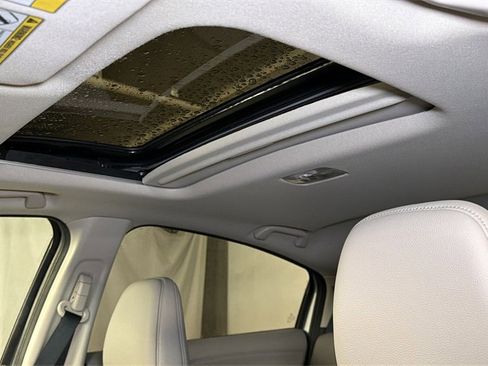 Used 2019 Honda HR-V Touring image 5