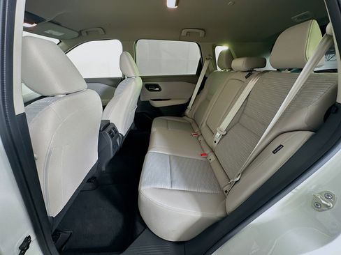 Used 2023 Nissan Rogue SV image 26