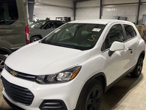 Used 2019 Chevrolet Trax LS w/ Tint and Cruise Package image 1