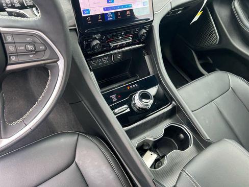 New 2025 Jeep Grand Cherokee L Limited w/ Black Appearance Package image 15