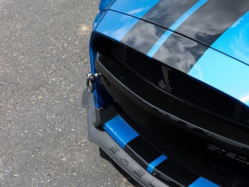 Used 2021 Ford Mustang Shelby GT500 w/ Carbon Fiber Track Pack RWD image 6