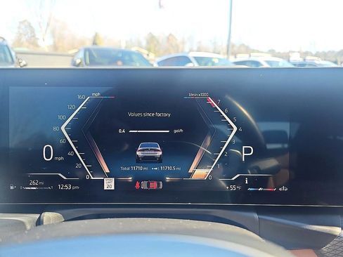 Used 2025 BMW 330i Sedan w/ M Sport Package image 19