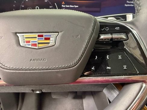 Used 2025 Cadillac Escalade Sport Platinum w/ LPO, Floor Liner Package AWD/4WD image 41