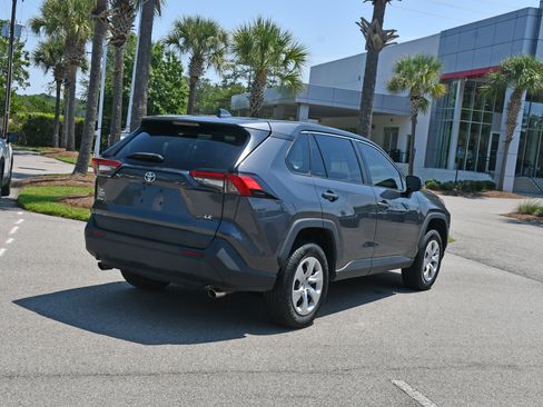 Used 2023 Toyota RAV4 LE FWD image 3