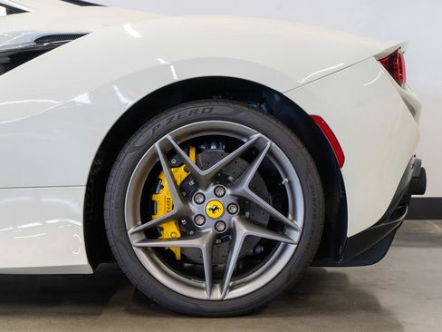 Used 2021 Ferrari F8 Tributo RWD image 19