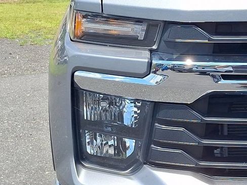 Used 2024 Chevrolet Silverado 2500 LT w/ Convenience Package AWD/4WD image 9