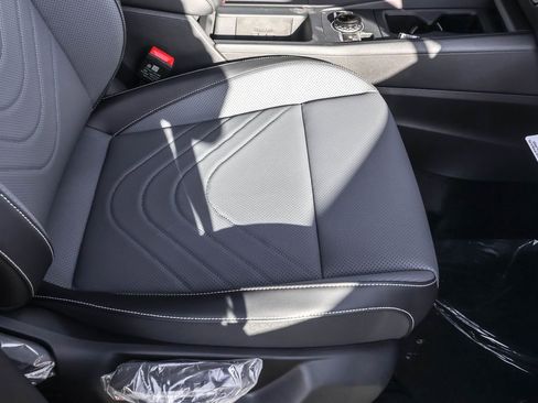 New 2026 Volkswagen Tiguan SE image 43