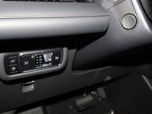 New 2026 Lincoln Nautilus Reserve image 9