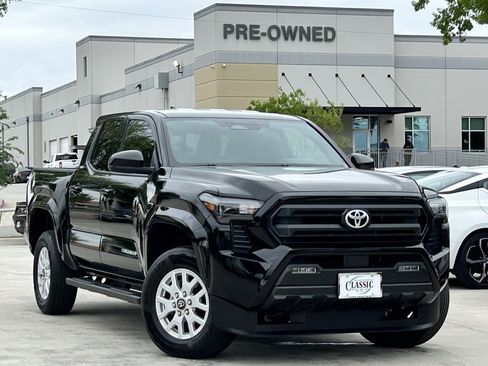 Used 2025 Toyota Tacoma SR5 w/ SR5 Upgrade Package image 2