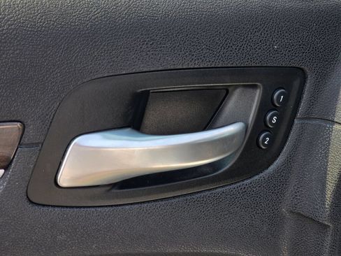 Used 2020 Chrysler 300 Limited RWD image 18