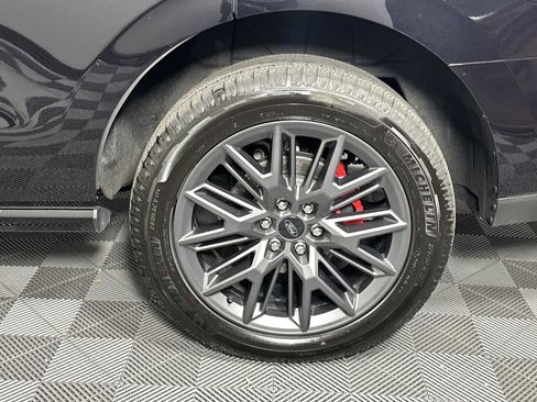 Used 2025 Ford Expedition Platinum w/ Stealth Performance Package image 23