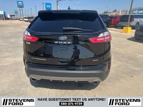 Used 2024 Ford Edge Titanium image 5