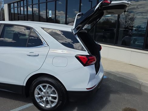 Used 2024 Chevrolet Equinox LT AWD/4WD image 4